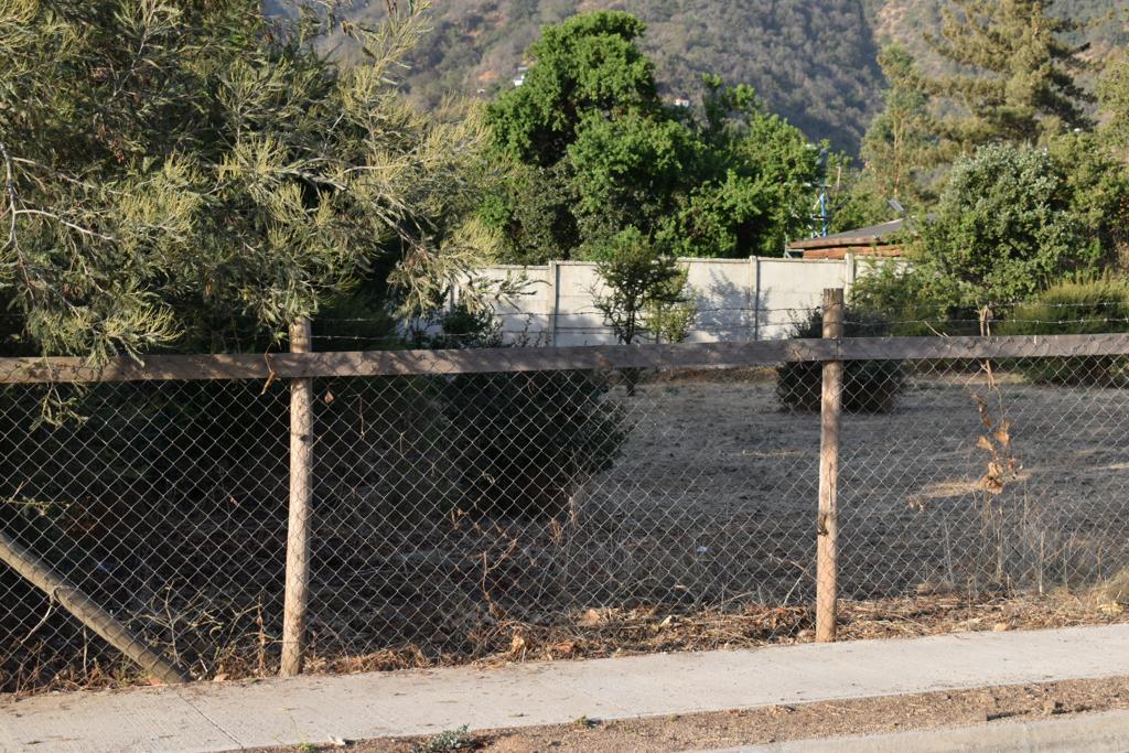 Terreno esquina 1.300 M2 en venta. Zona urbana en Olmué