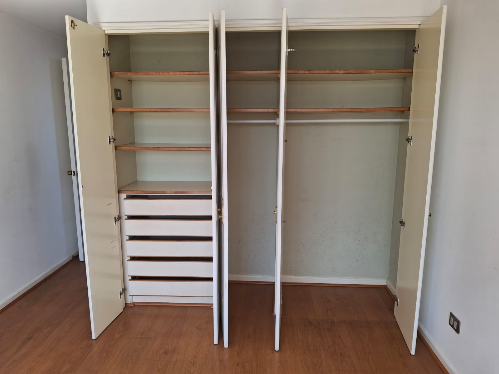 DEPARTAMENTO 3 DORMITORIOS EN VENTA EDIFICIO SANTA LUCIA VIÑA