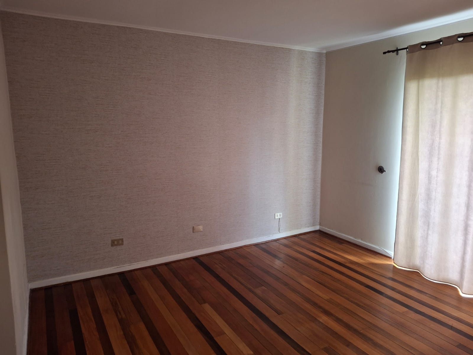 CASA EN VENTA EN BARRIO MIRAFLORES VIÑA